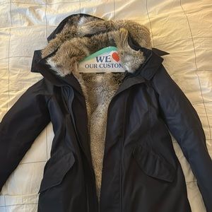 Aritzia black mid length parka size small
